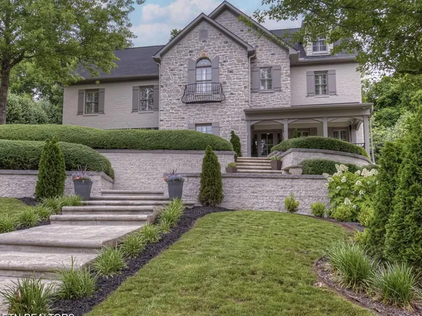 10216 Meadow Ridges Ln, Knoxville, TN 37922