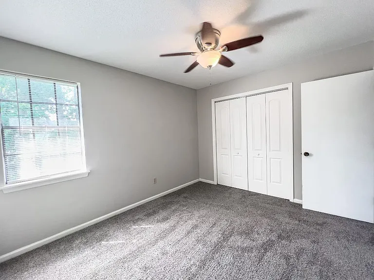 101 Timber Ln #C — Photo 8