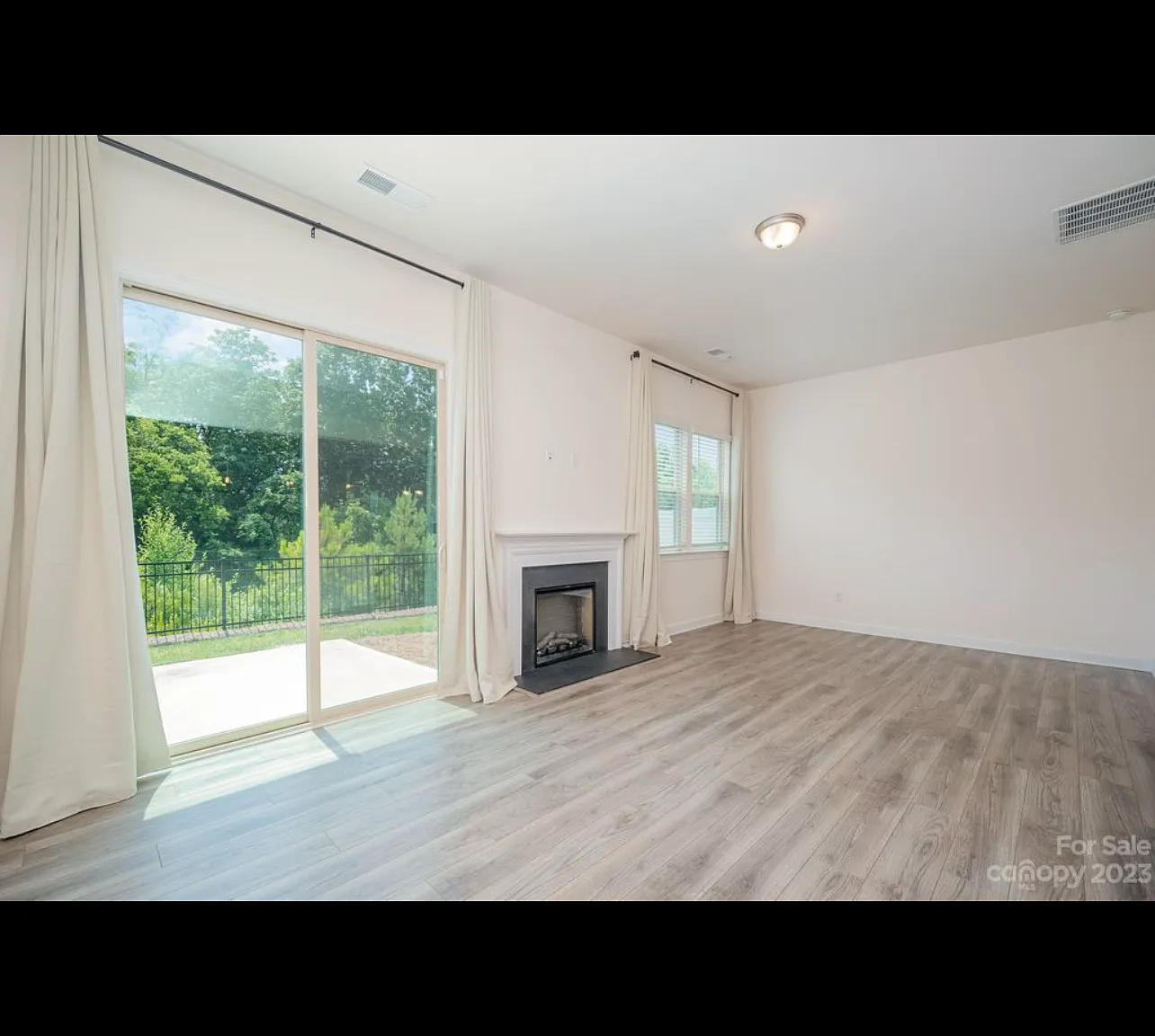 3 bed, 1839 sqft, $2,300 — Photo 4
