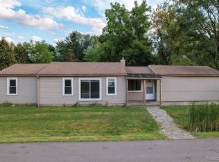 15308 Oldham St, Taylor, MI 48180