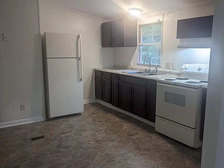 2304 Bell Ave — Photo 8