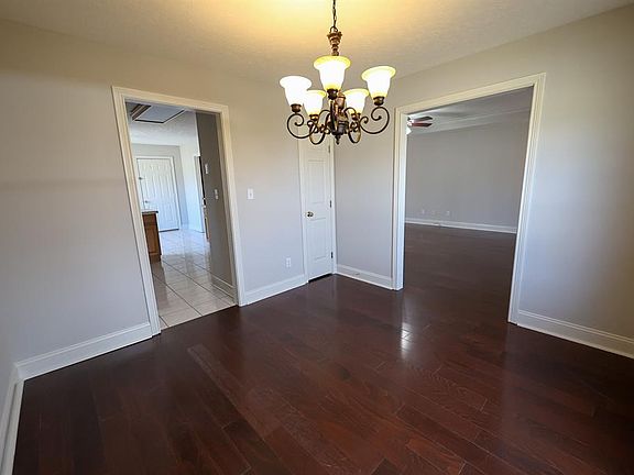 3rd image of 4651 Barrington Pl