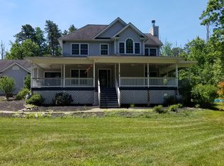 182 Merry Hill Rd, Cresco, PA 18326