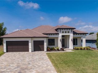 2722 SW 28th Place Cpe, Coral, FL 33914