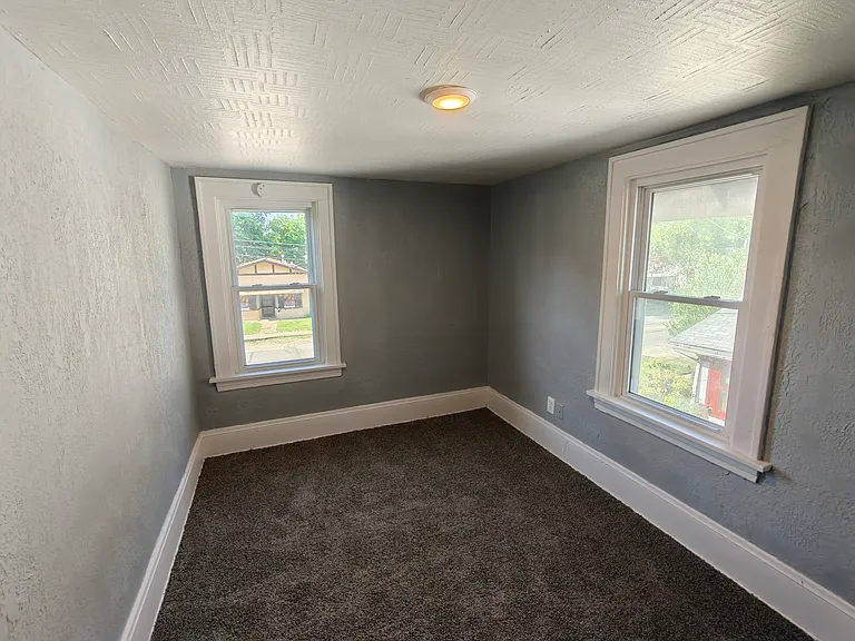1252 W Waterloo Rd — Photo 14
