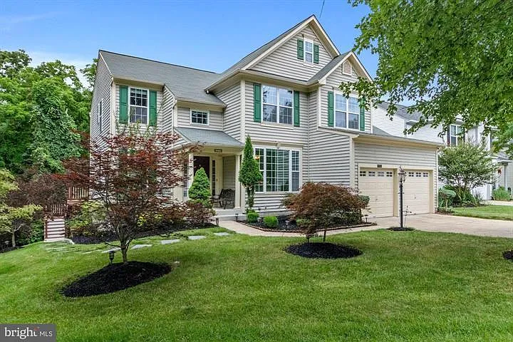 6212 Lilac Bush Ln — Photo 1
