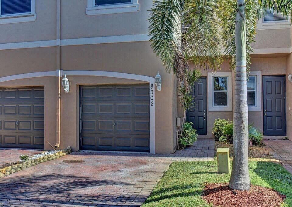 1st image of 8308 Lagos De Campo Boulevard #8308
