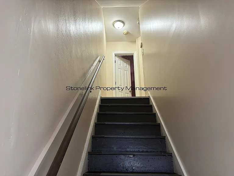 2-20 Langsberries Ave — Photo 4
