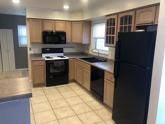 2nd image of 1480 Windward Dr