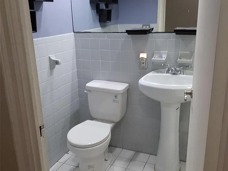 1 Hillside Ave #1A — Photo 4