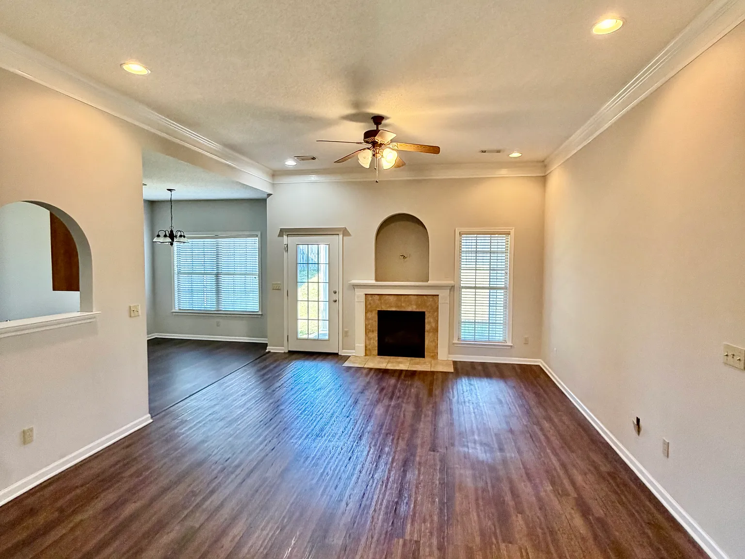 3 bed, 1328 sqft, $1,795 — Photo 3