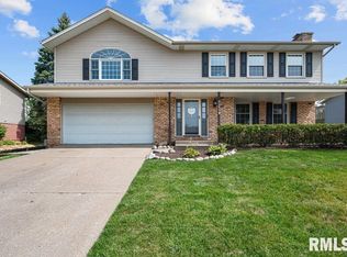 4289 Augusta Ct, Bettendorf, IA 52722