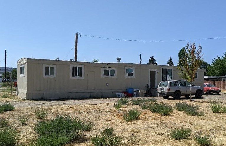 320 W Grant St, Burns, OR 97720 | Zillow