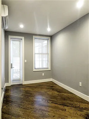 Rented by EXR | media 58