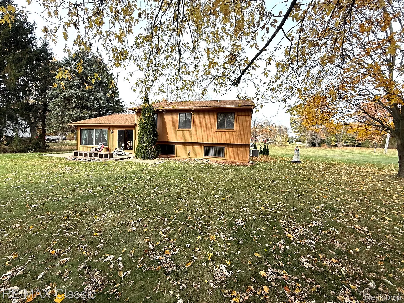 654 E Dawson Rd photo 1