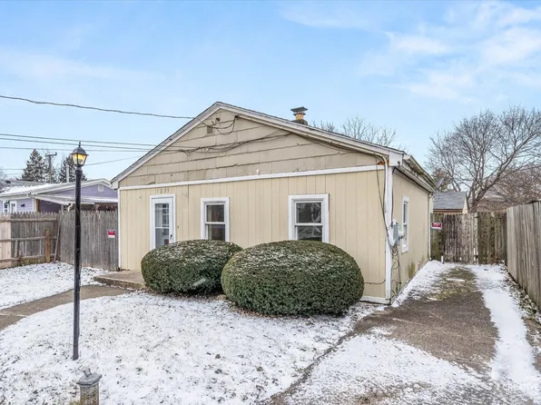 1235 Talma St, Aurora, IL 60505