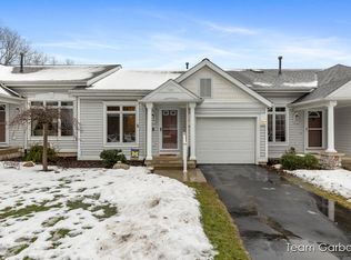 248 S Shoreside Dr SE, Grand Rapids, MI 49548