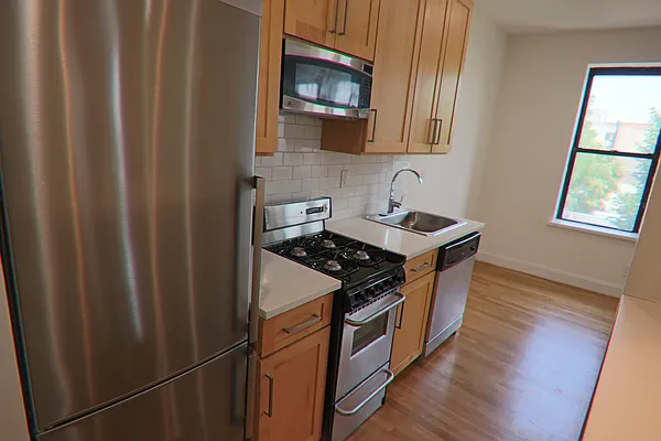 Rented by PMG Real Estate  | media 15