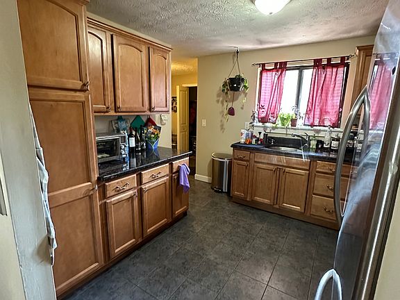 5th image of 21 Amato Dr APT K