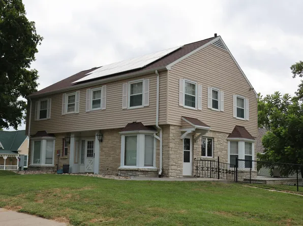 102 High St, Oakland, IA 51560