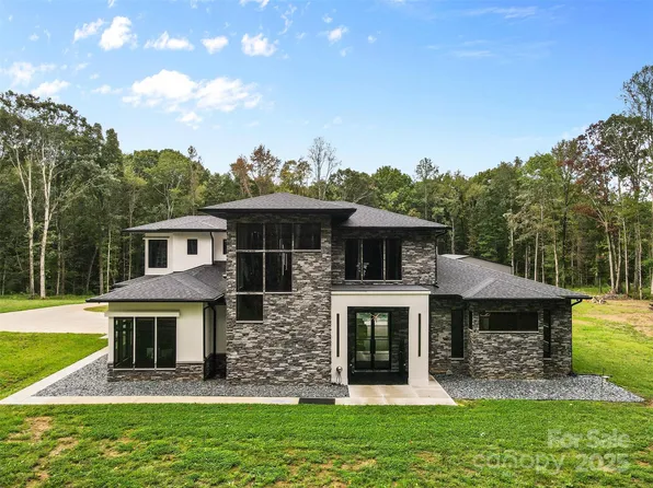 9625 Beatties Ford Rd, Huntersville, NC 28078