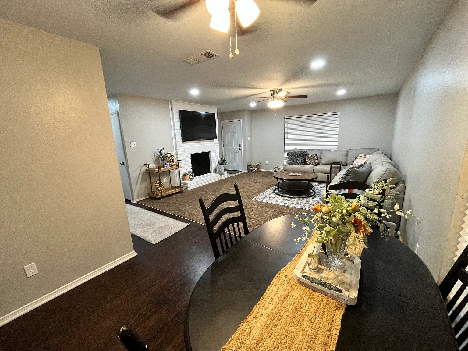 3 bed, 1400 sqft, $2,000 — Photo 4