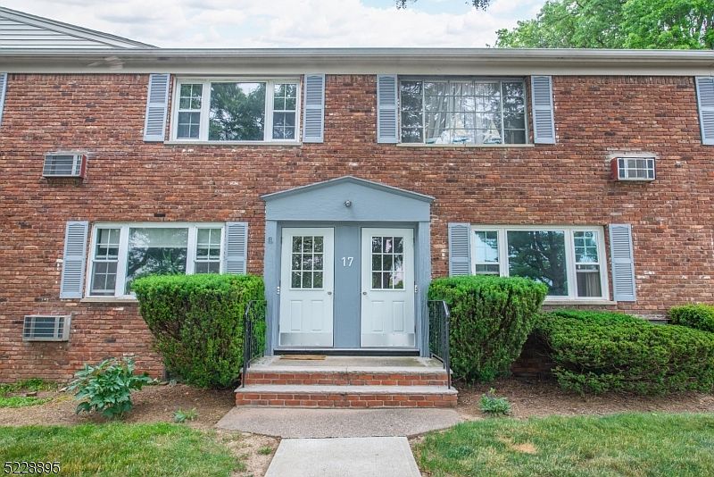 1st image of 17 Wedgewood Dr 84 #84