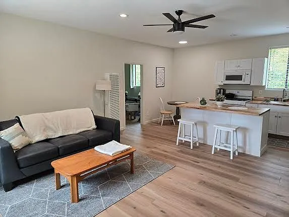 2157 Laguna Negra Ln #B — Photo 2