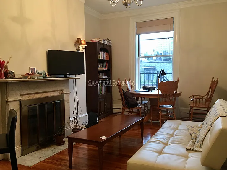 185 Beacon St #4R — Photo 1