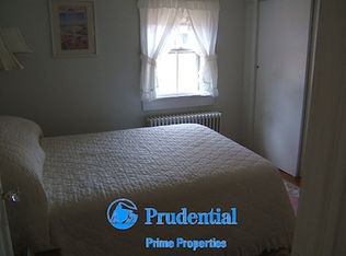 41 Center Ave, Middletown, RI 02842