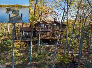 3156 Rolling Rd, Edgewater, MD 21037