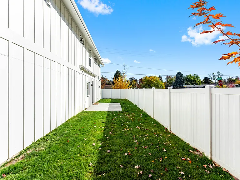 4835 N Mitchell St — Photo 43