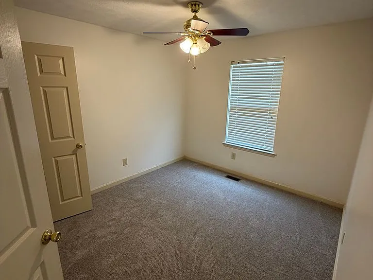 116 Edgeview Dr — Photo 12