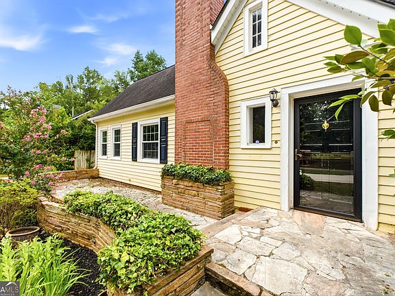 3rd image of 664 Bieze St