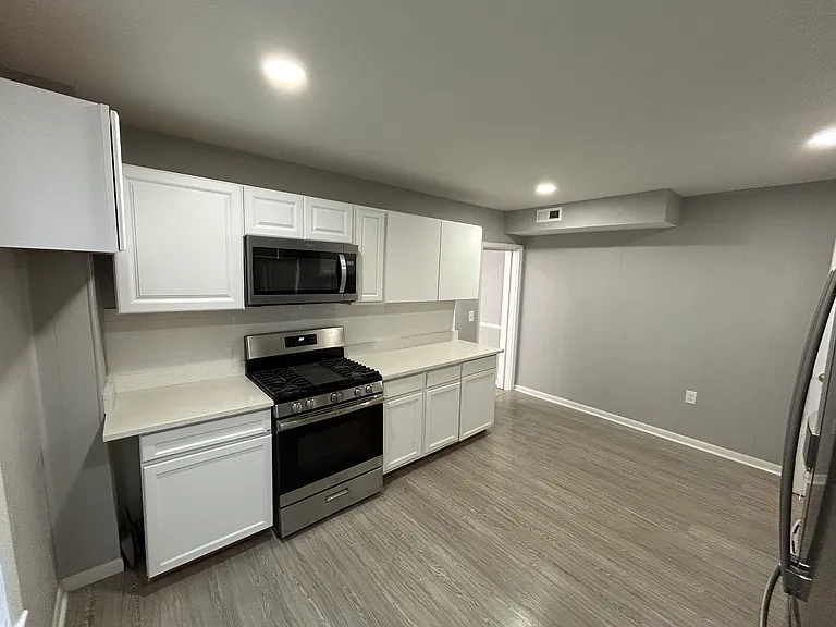 516 Woodbourne Ave — Photo 19