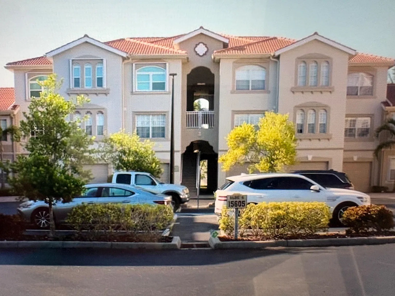 2 bed, 1090 sqft, $1,600 — Photo 4