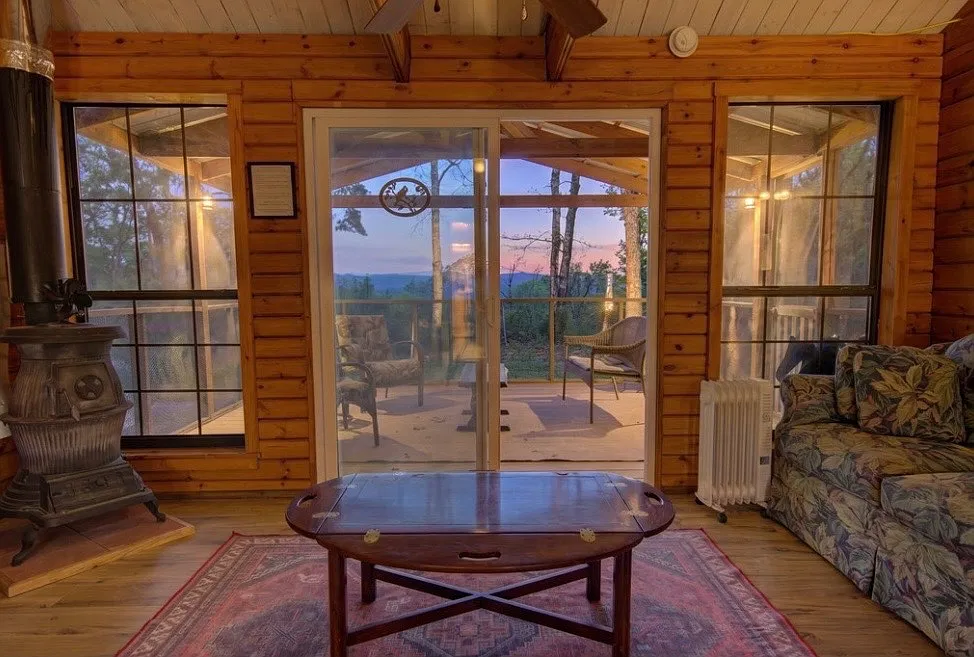 3 bed, $2,500 — Photo 2