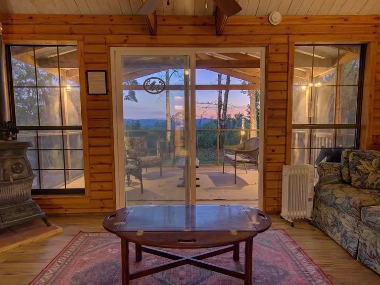 1487 Morton Dr — Photo 2