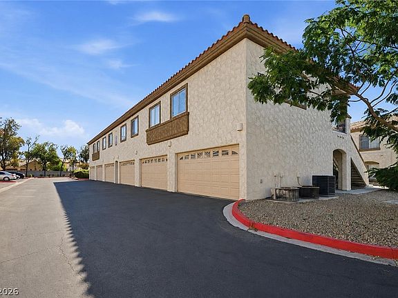 5th image of 6913 Squaw Mountain Dr Unit 201
