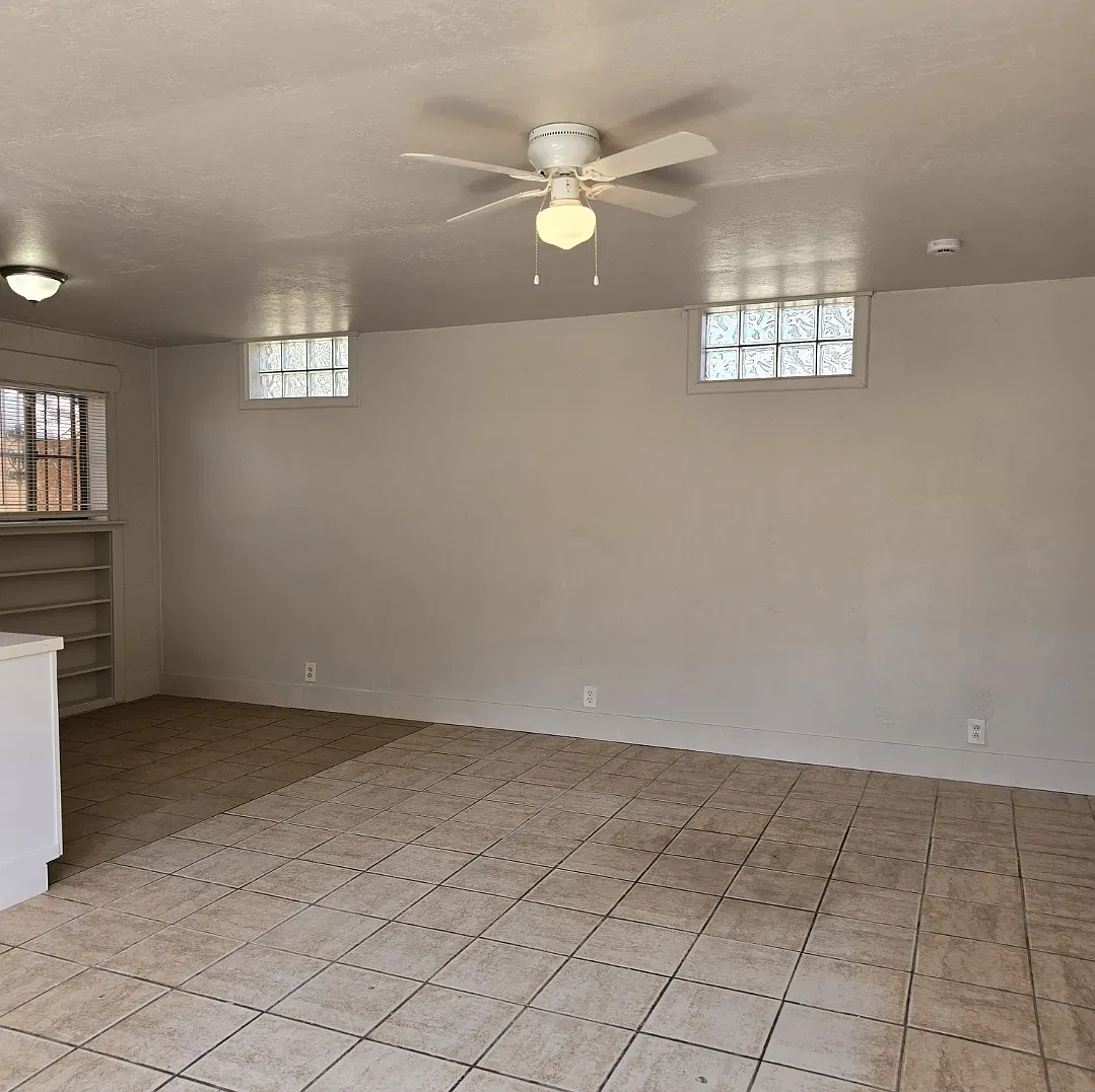 2 bed, $995 — Photo 3