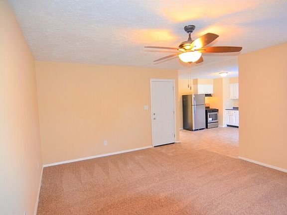 2nd image of 3919 Marietta Ct