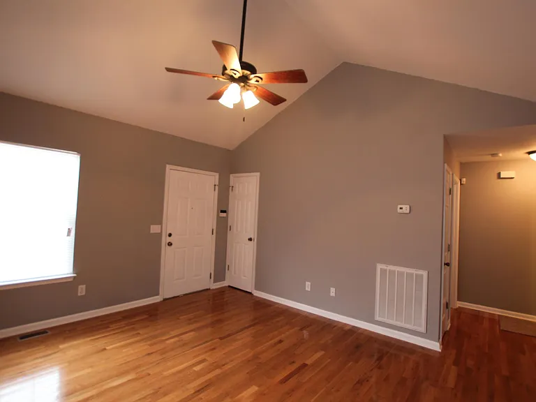 100 Rothwood Ct — Photo 6