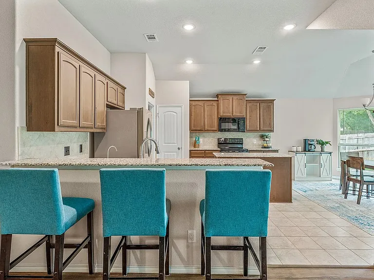 4304 Lucero Dr — Photo 8