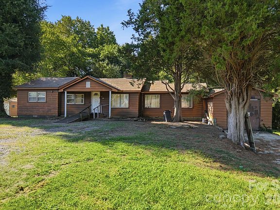 3rd image of 1021 Ramseur Rd