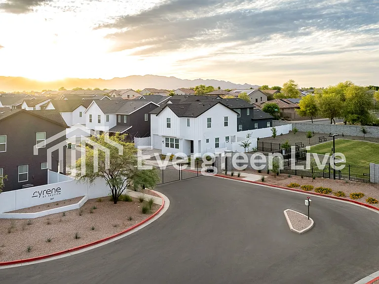 Cyrene at Skyline — Photo 8