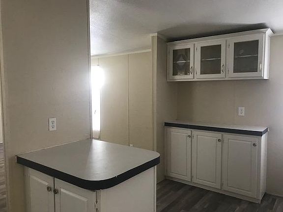 4th image of 305 S Amy Ln #173