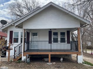 2219 SW 8th Ave, Topeka, KS 66606