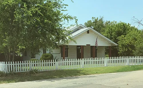 1501 Hanover St Photo 1