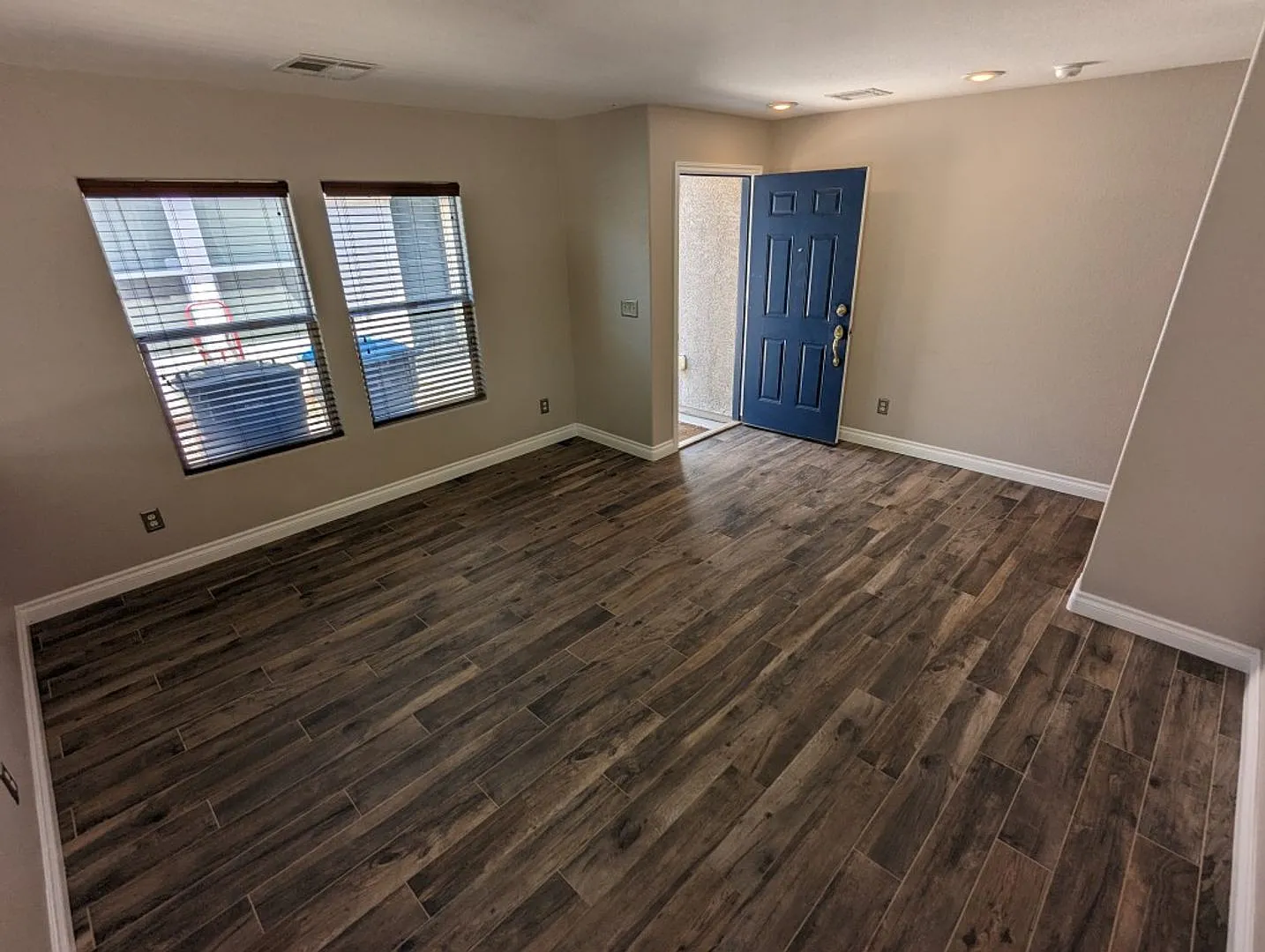 4917 Hostetler Ave — Photo 3