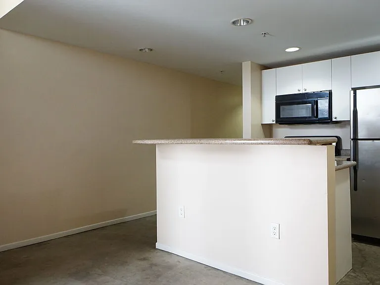 922 W 23rd St #103 — Photo 12